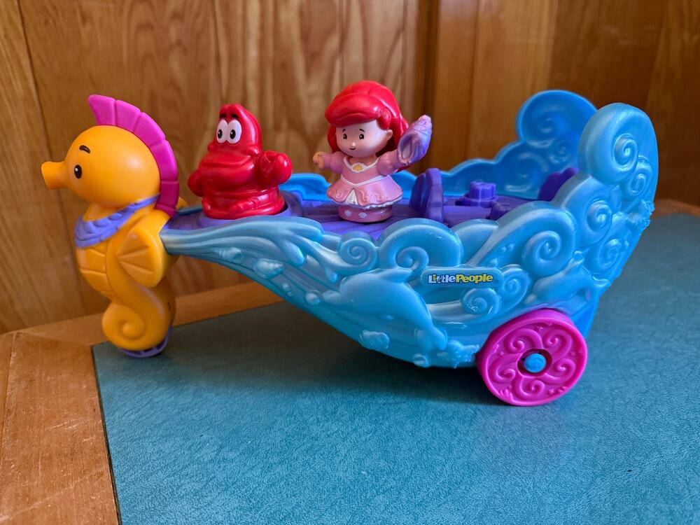 Fisher-Price Little People Disney Ariel Light-Up Sea Carriage Toy